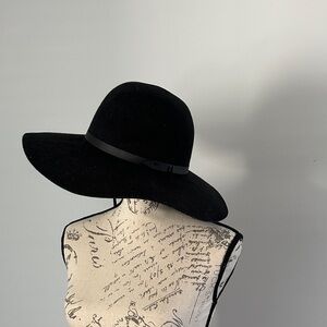 Nordstrom Classic Black Floppy Hat